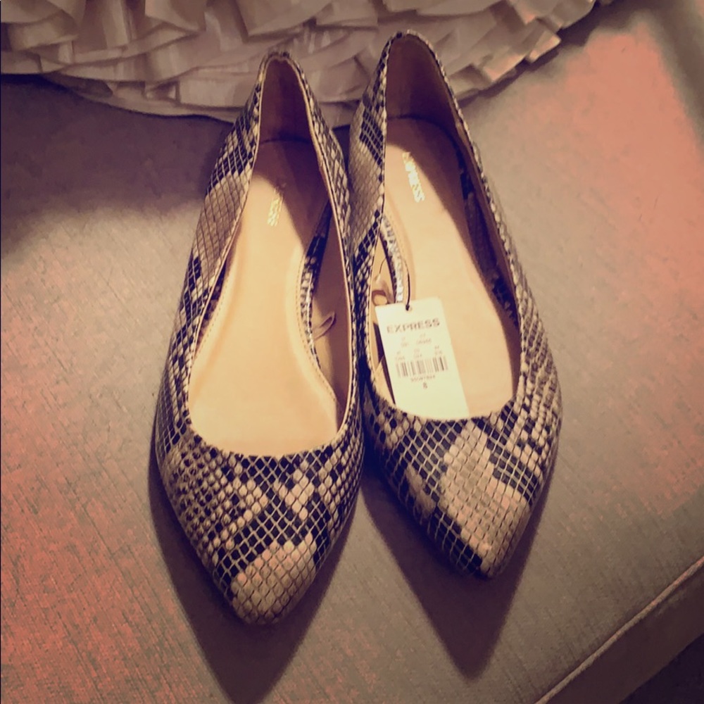 NWT snake print flats
